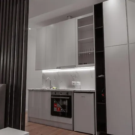 Britney's * 티라나