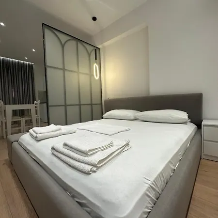 Britney's Apartament *